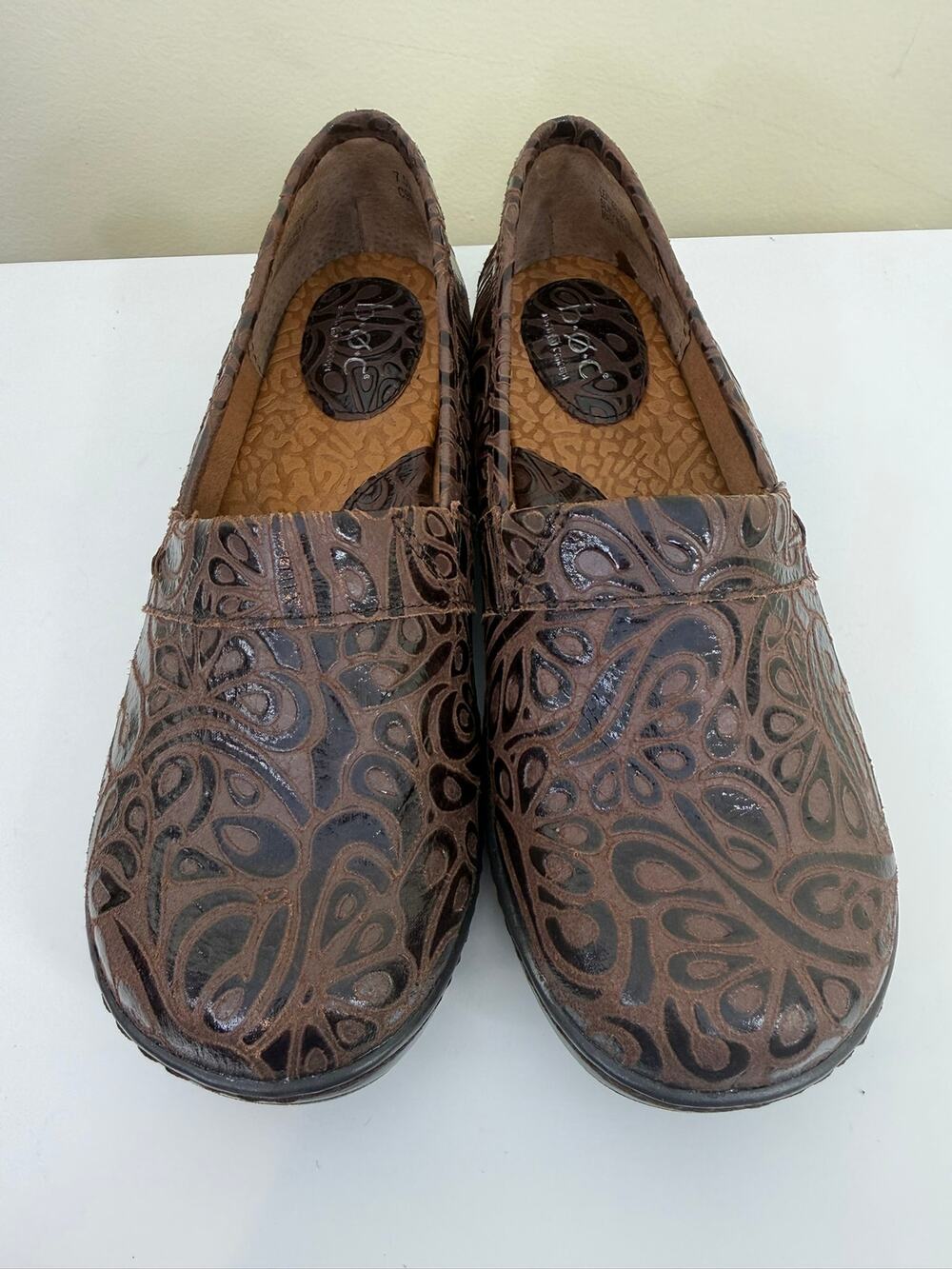 BOC Born Concept Brown Embossed Leather‎ Clog Shoes Size 7.5M Slip-On Comfort
